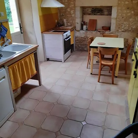 Petite Ferme En Pierre Restauree Pres De Perigueux *